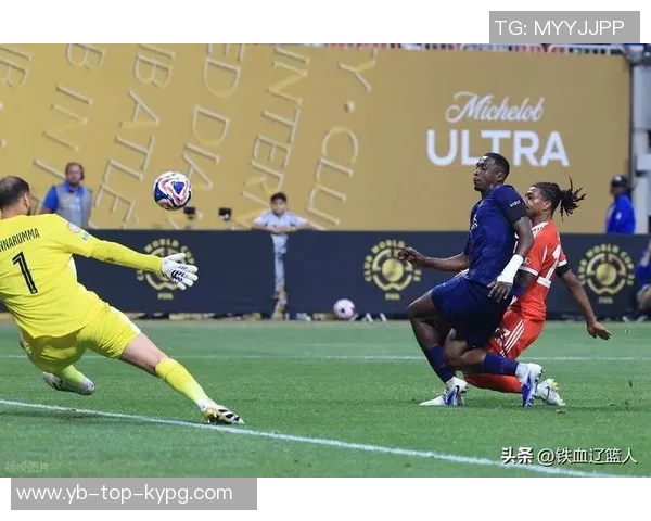 法国队医质疑巴黎队医双标行为登贝莱与杜埃处理不公引发争议