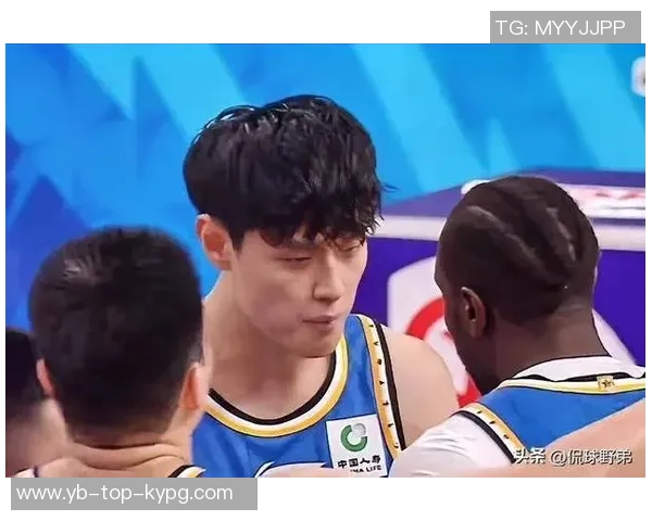 京媒报道曾凡博腰部疼痛但骨头无碍若球队需要将带伤出战